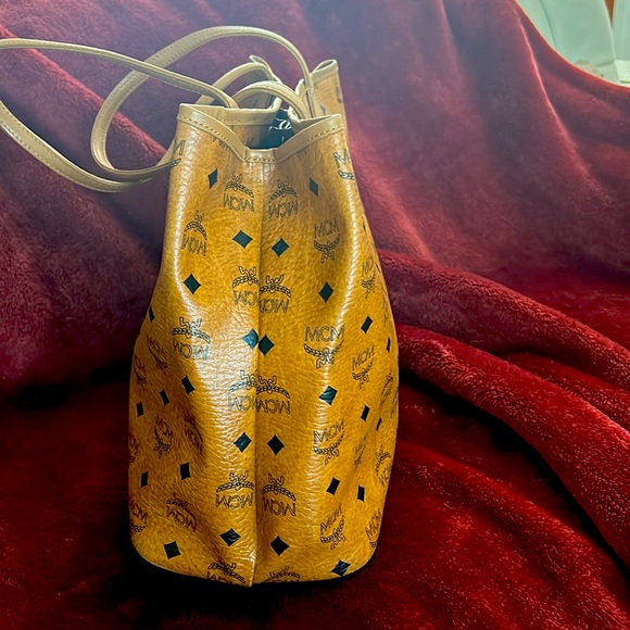 MCM Cognac Visetos Monogram Green Stripe EXCELLENT CONDITION NO CALLOUTS - Picture 4 of 7